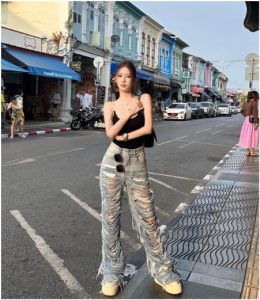 Jeans Rách Tả Tơi